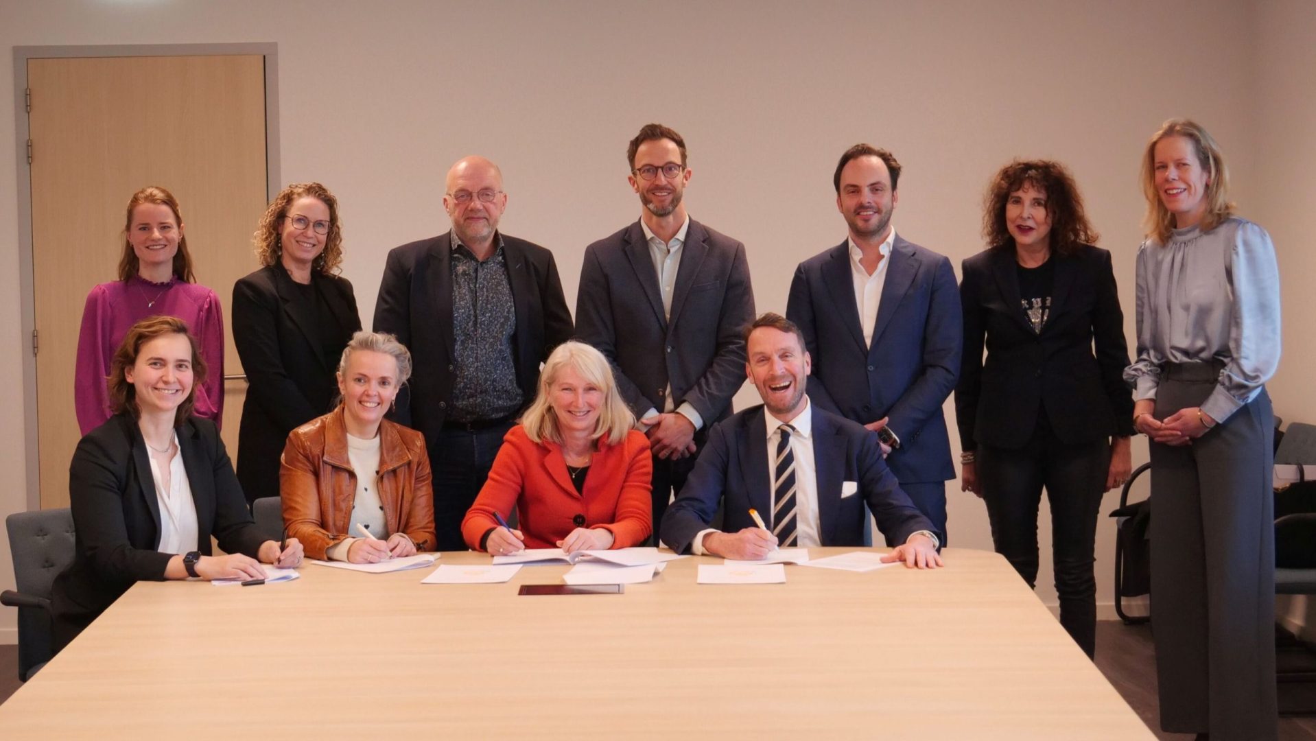 Friese ouderenzorgorganisaties en GeriCall starten regionale samenwerking voor medische bereikbaarheid